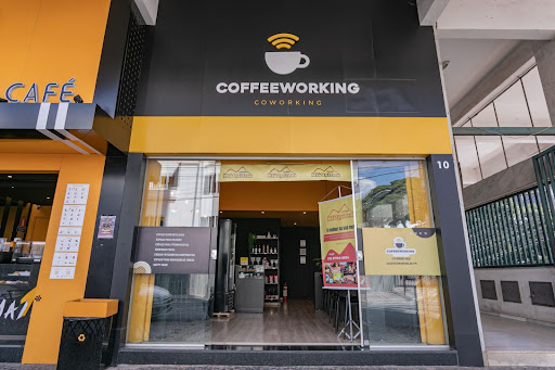 Fachada moderna do Coffee Working Coworking.